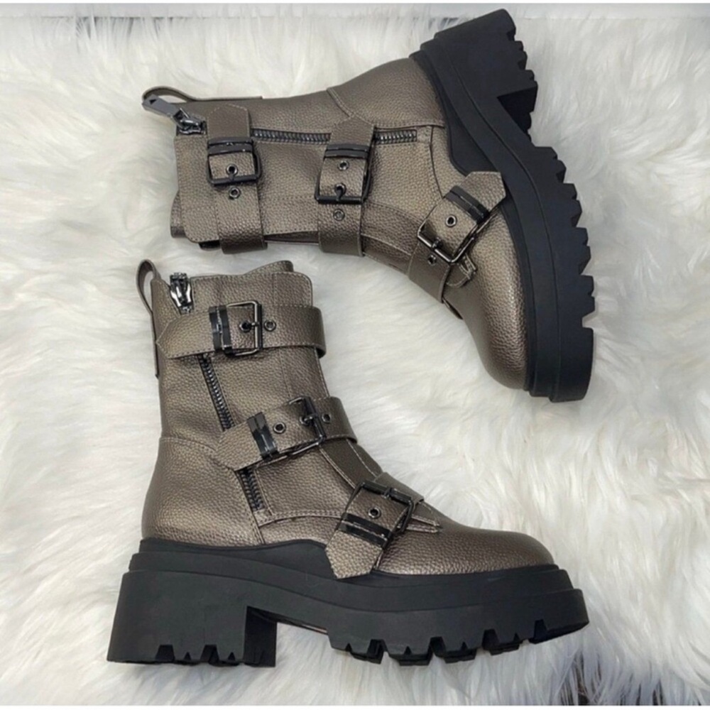 Guess Womens Valicia Faux Leather Lug Sole Ankle Boots Combat. Sz 7M